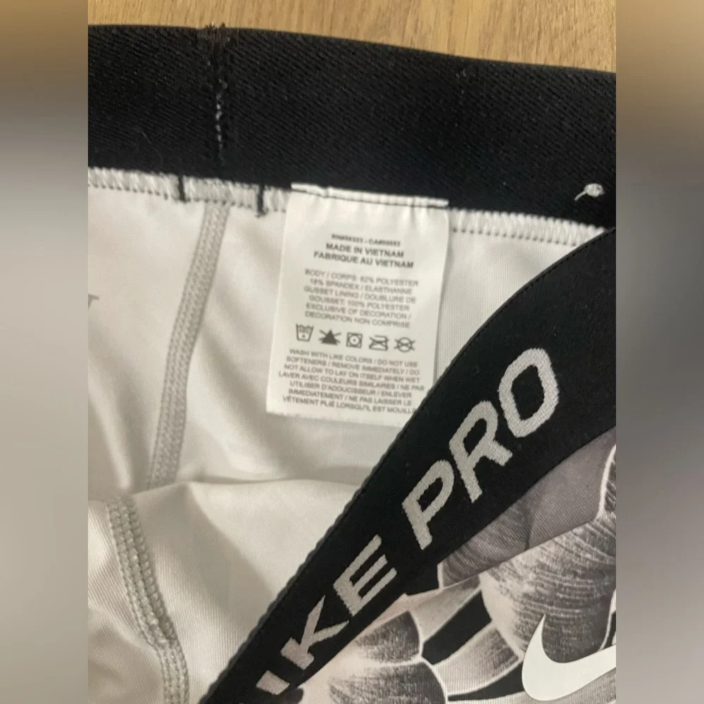 Nike Pro Monochrome Tropical‎ Leggings